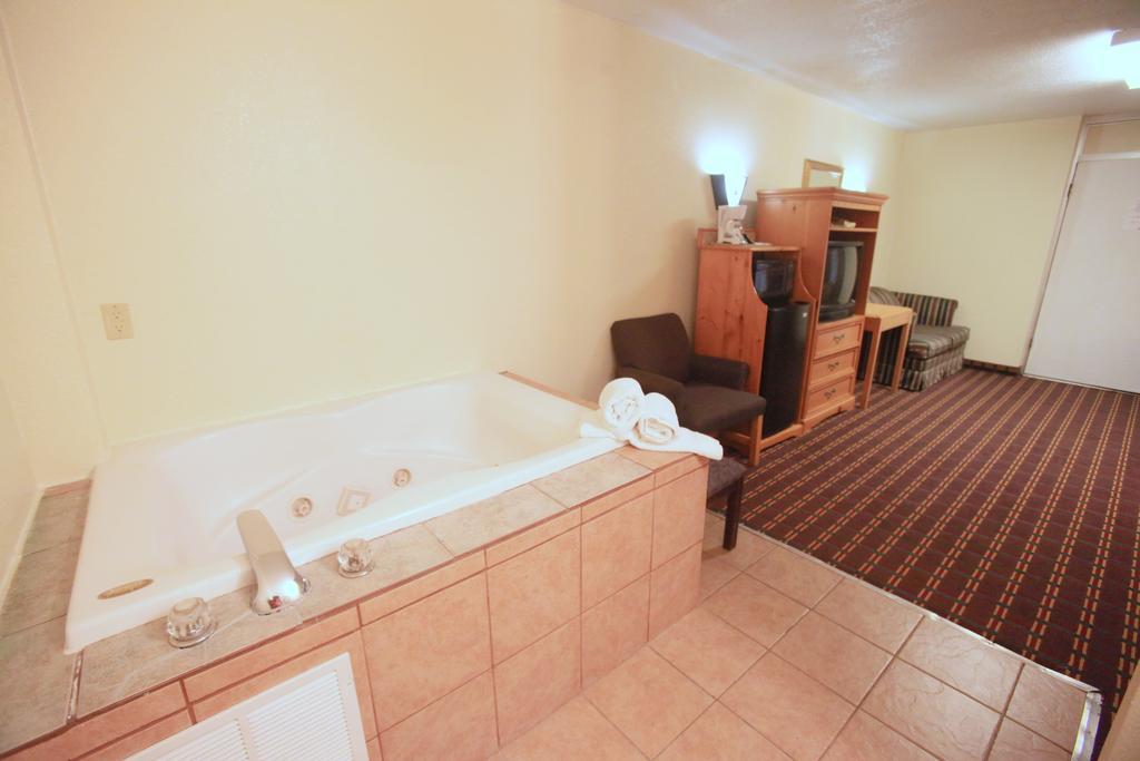 Regency Inn Pigeon Forge Buitenkant foto